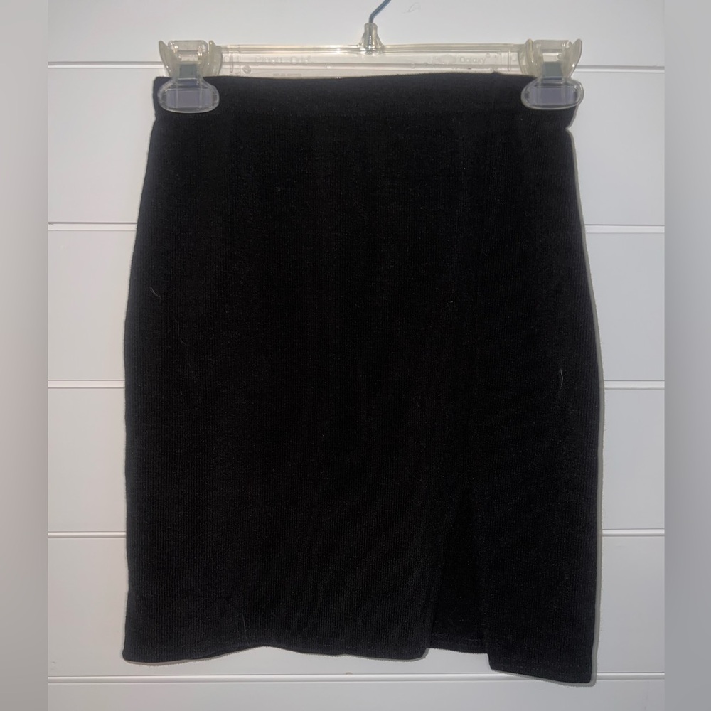 Split thigh mini skirt